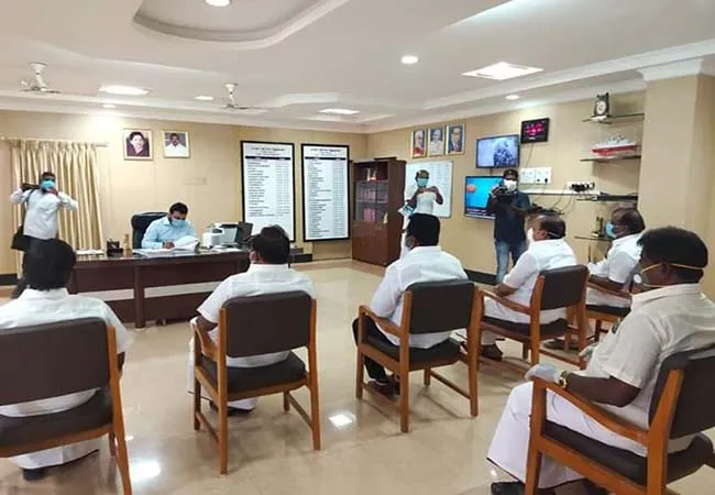 tamilnadu government cuddalore collector meet dmk leaders coronavirus prevention 